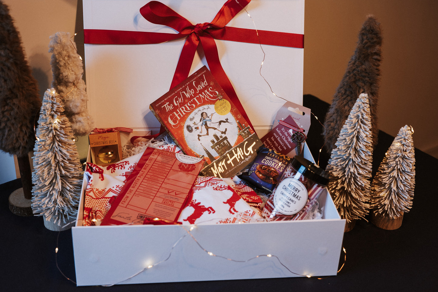 Children’s Christmas Eve Box – Magical Red Edition (Age 8-9)